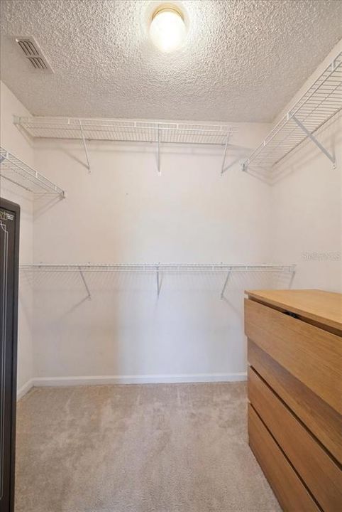 En Venta: $335,000 (3 camas, 2 baños, 1808 Pies cuadrados)