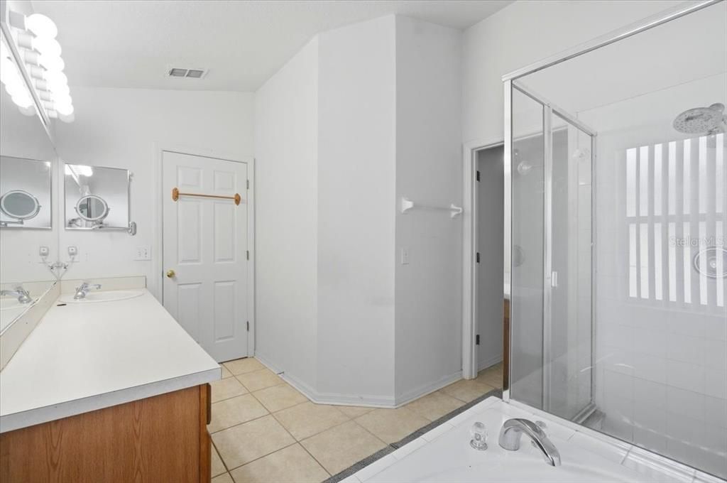 En Venta: $335,000 (3 camas, 2 baños, 1808 Pies cuadrados)