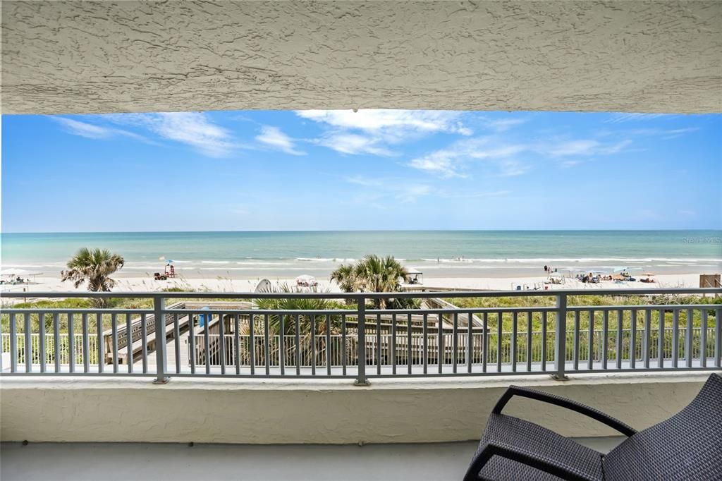 For Sale: $440,000 (1 beds, 2 baths, 1077 Square Feet)