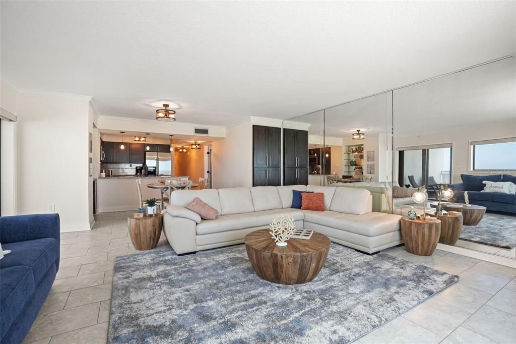 For Sale: $440,000 (1 beds, 2 baths, 1077 Square Feet)