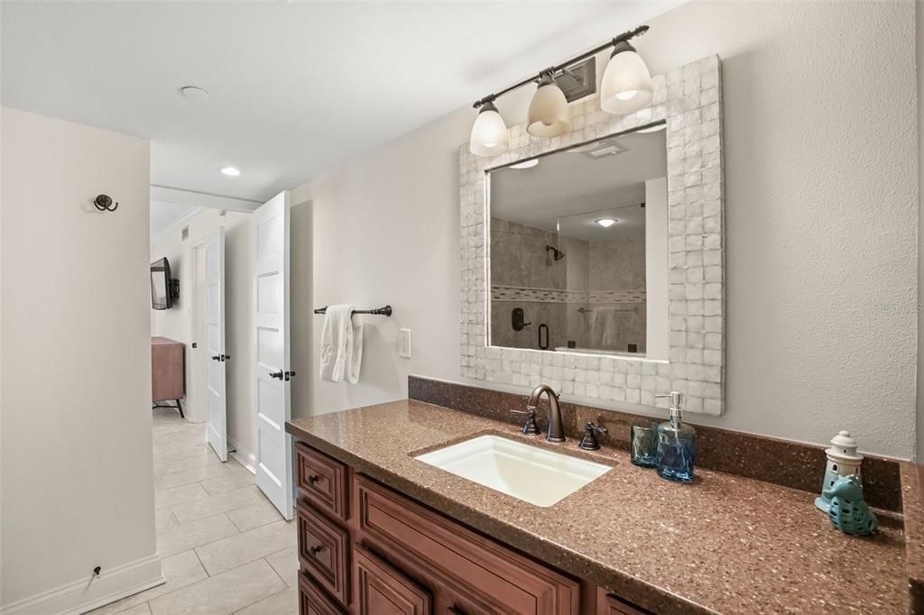 For Sale: $440,000 (1 beds, 2 baths, 1077 Square Feet)
