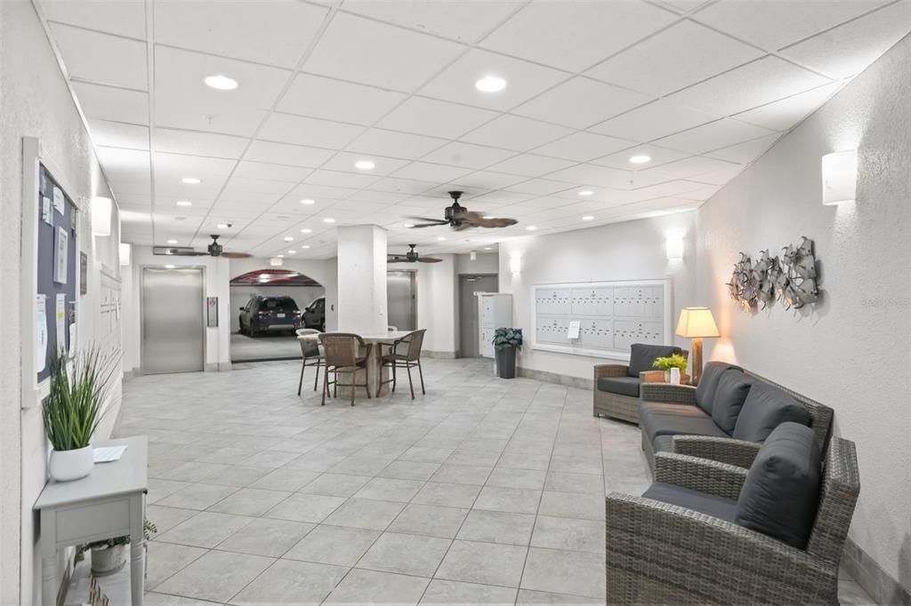For Sale: $440,000 (1 beds, 2 baths, 1077 Square Feet)