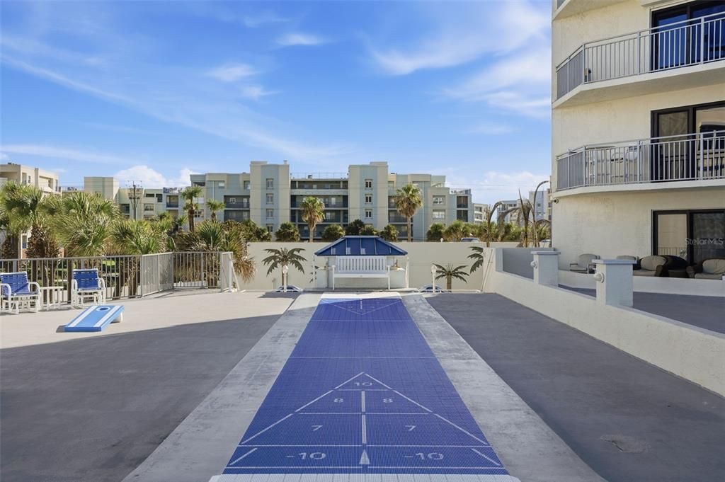 For Sale: $440,000 (1 beds, 2 baths, 1077 Square Feet)