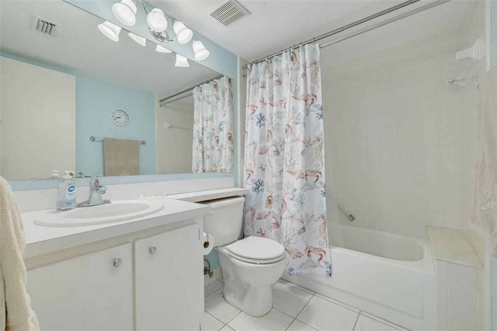 En Venta: $184,900 (2 camas, 2 baños, 1038 Pies cuadrados)