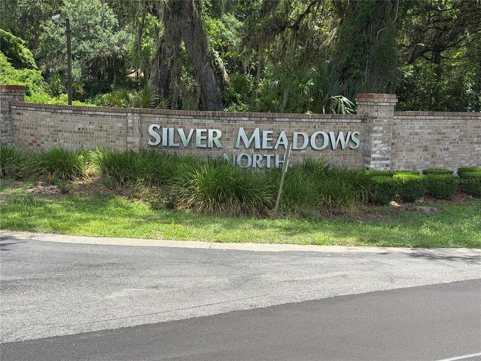 待售: $189,000 (1.86 acres)