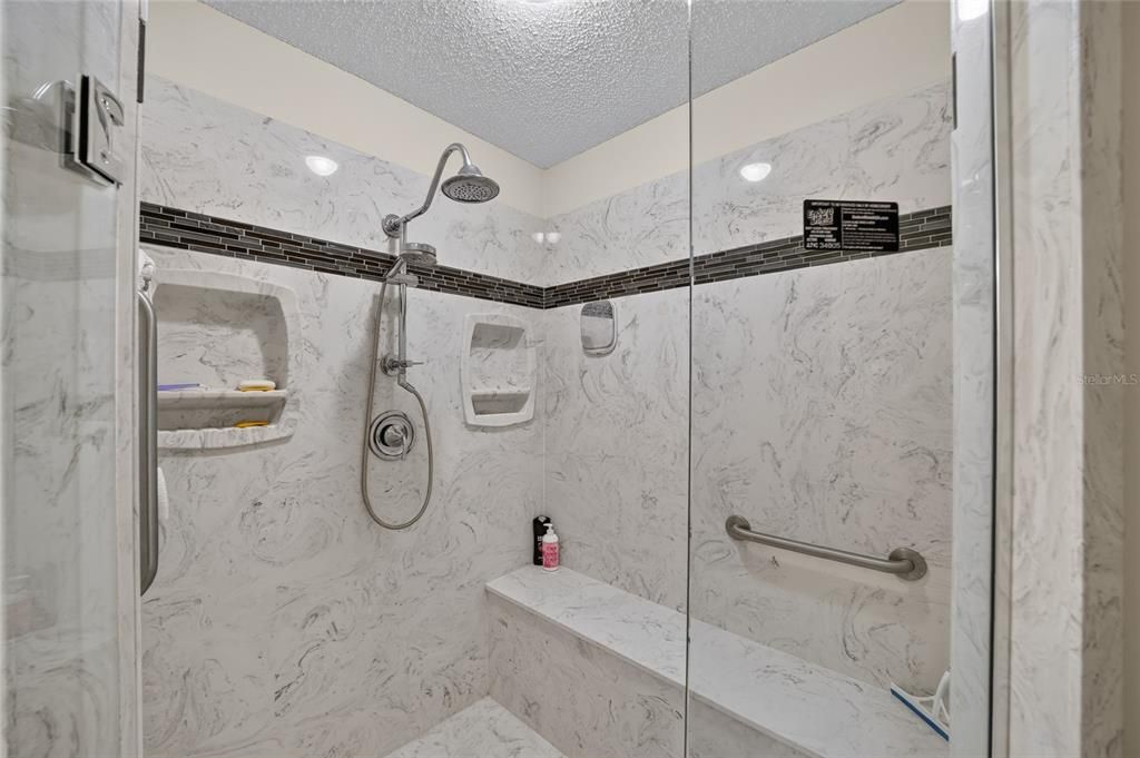 На продажу: $394,900 (3 спален, 2 ванн, 1724 Квадратных фут)