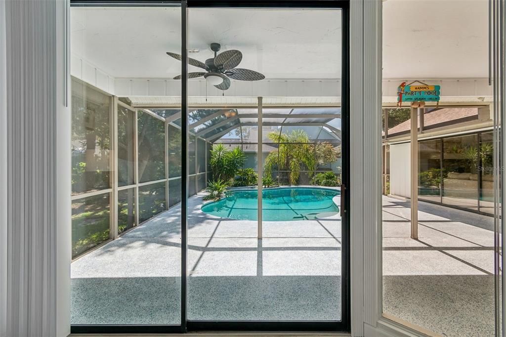 En Venta: $890,000 (4 camas, 2 baños, 2407 Pies cuadrados)