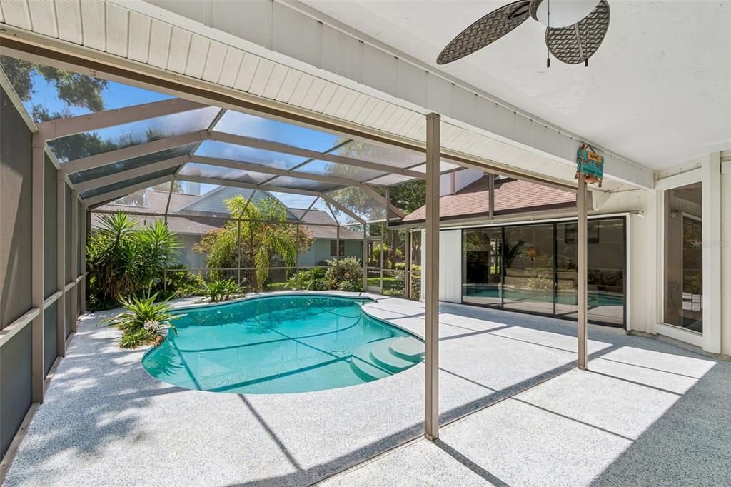 En Venta: $890,000 (4 camas, 2 baños, 2407 Pies cuadrados)