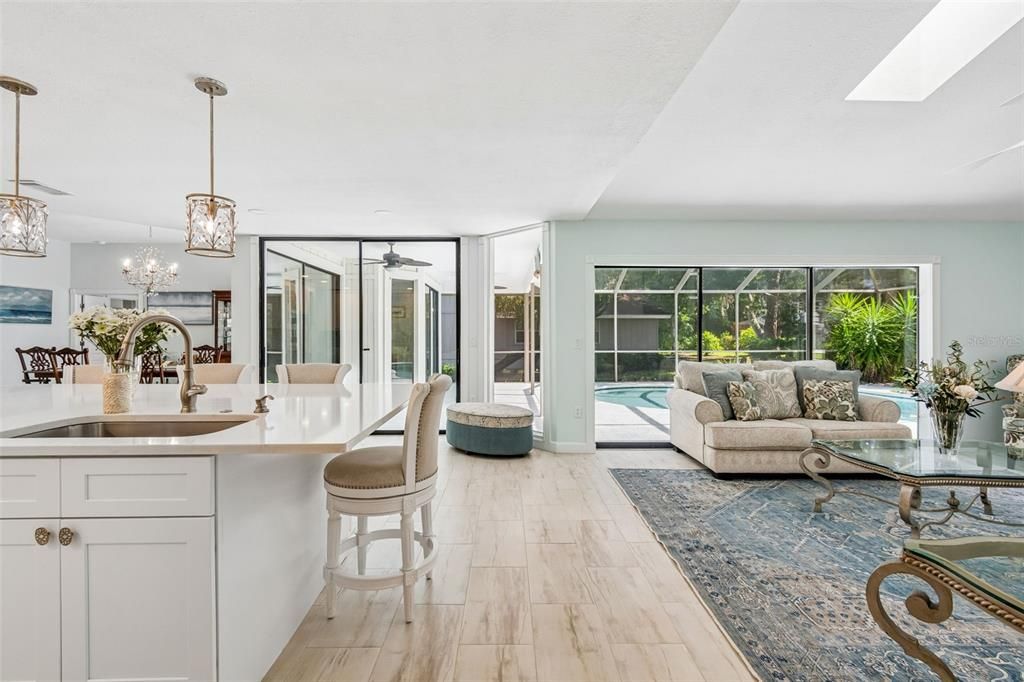 En Venta: $890,000 (4 camas, 2 baños, 2407 Pies cuadrados)