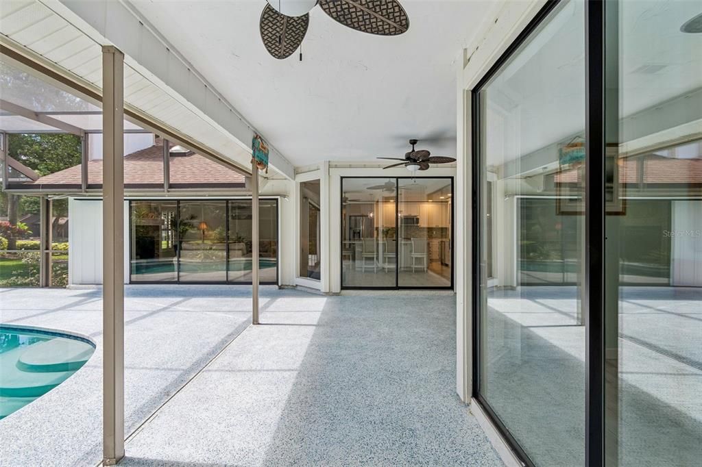 En Venta: $890,000 (4 camas, 2 baños, 2407 Pies cuadrados)