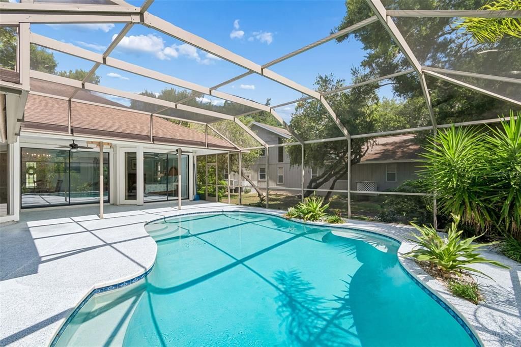 En Venta: $890,000 (4 camas, 2 baños, 2407 Pies cuadrados)