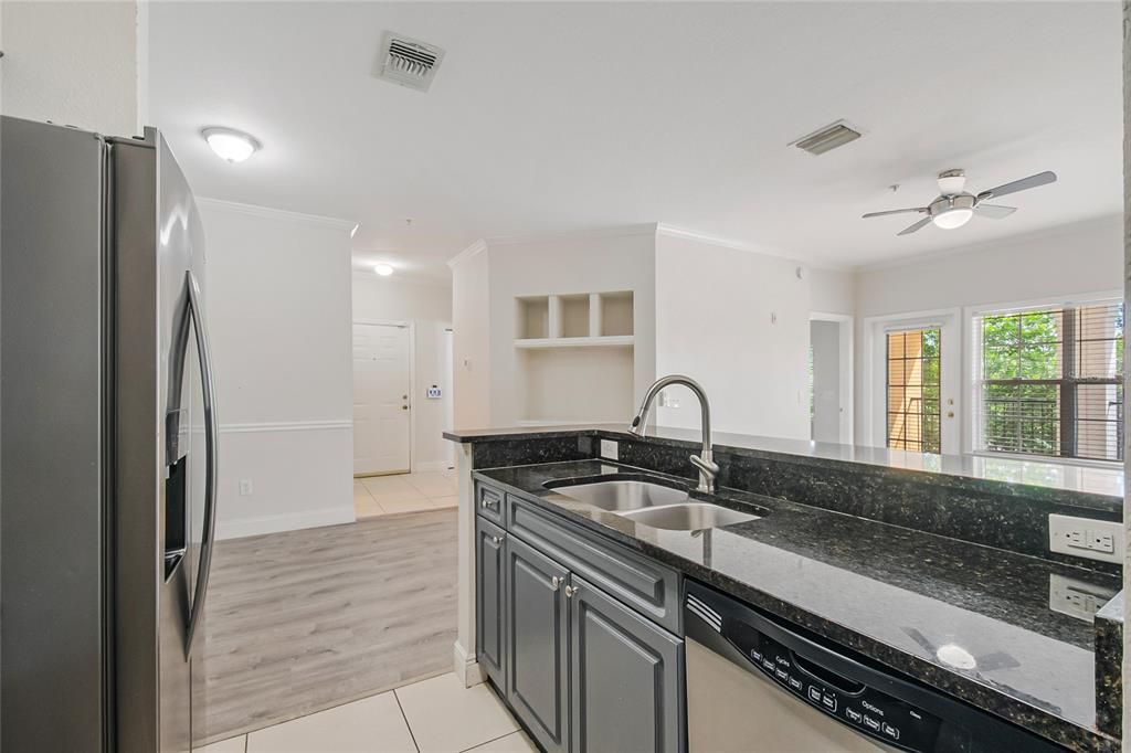В аренду: $1,799 (2 спален, 2 ванн, 1036 Квадратных фут)