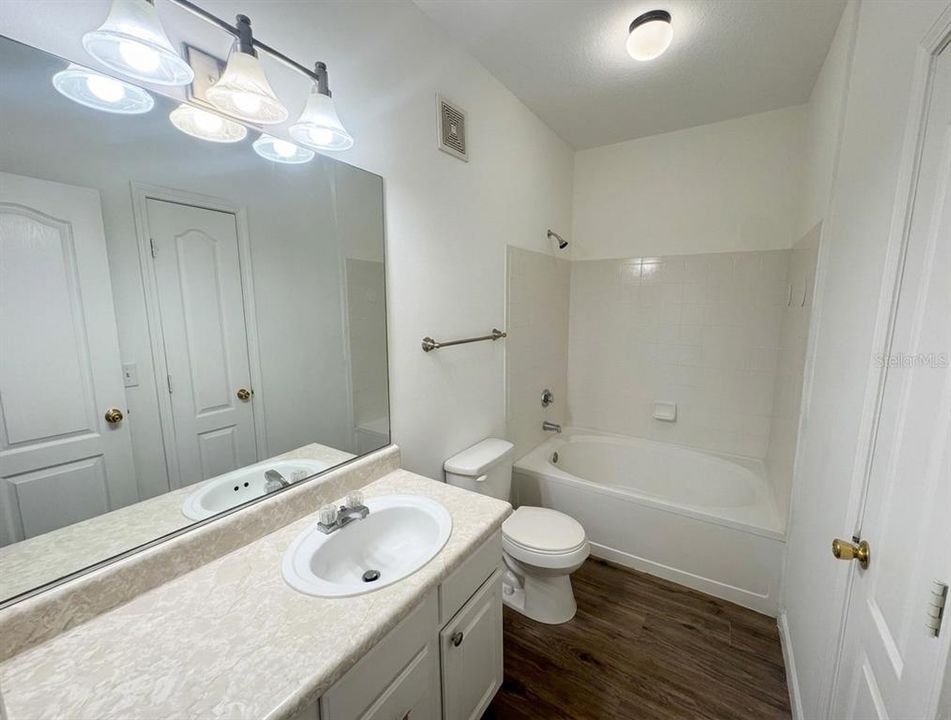For Sale: $155,000 (1 beds, 1 baths, 951 Square Feet)