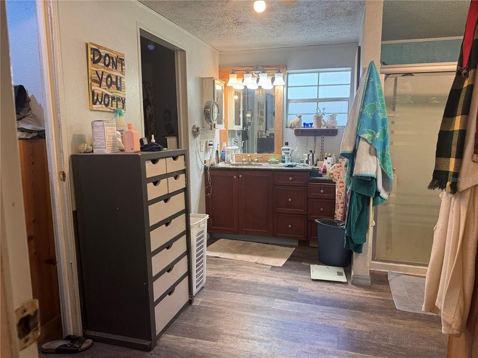 En Venta: $350,000 (3 camas, 2 baños, 1629 Pies cuadrados)