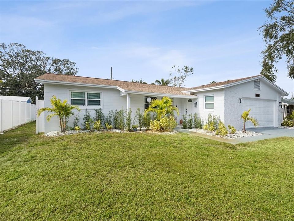 For Sale: $550,000 (3 beds, 2 baths, 1624 Square Feet)