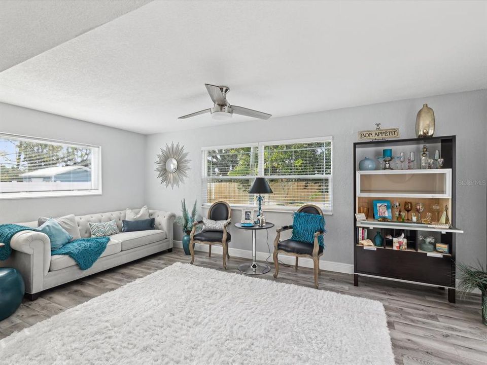 For Sale: $550,000 (3 beds, 2 baths, 1624 Square Feet)