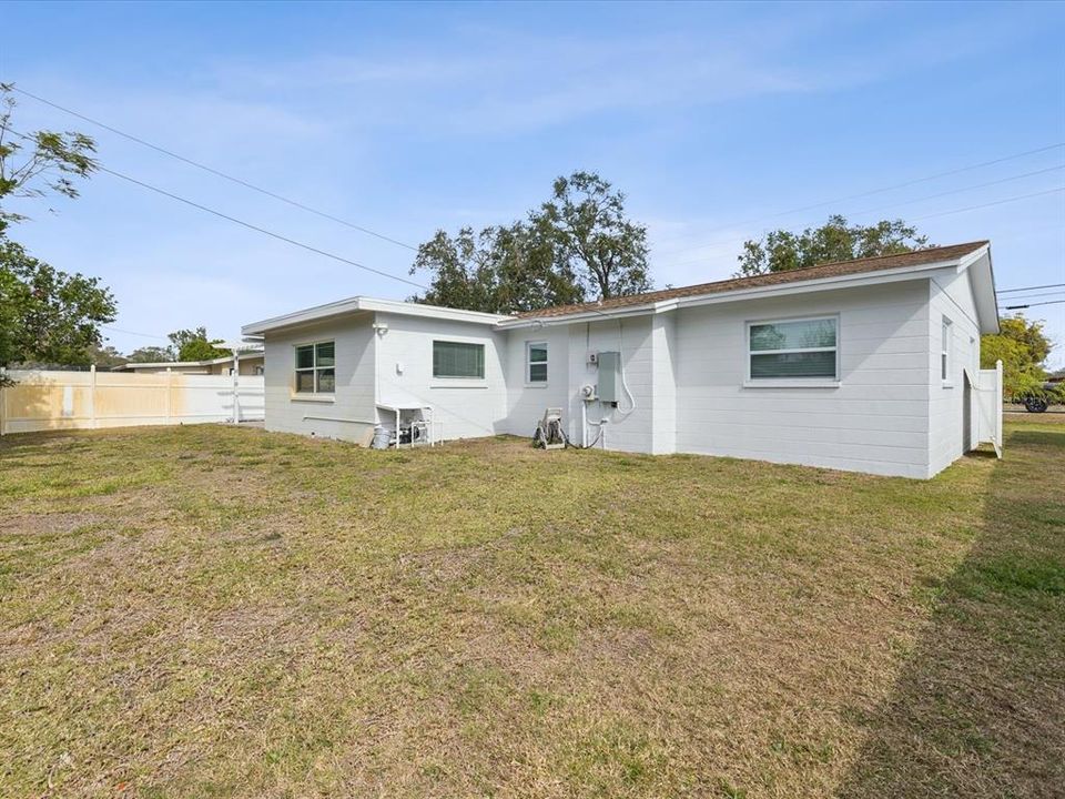 For Sale: $550,000 (3 beds, 2 baths, 1624 Square Feet)
