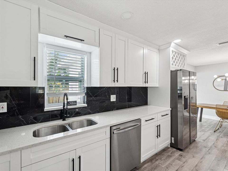 For Sale: $550,000 (3 beds, 2 baths, 1624 Square Feet)
