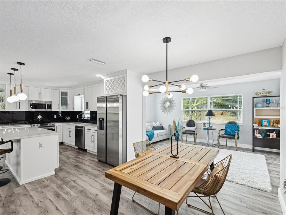 For Sale: $550,000 (3 beds, 2 baths, 1624 Square Feet)