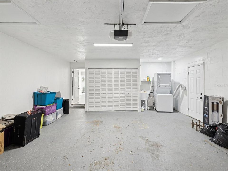 For Sale: $550,000 (3 beds, 2 baths, 1624 Square Feet)