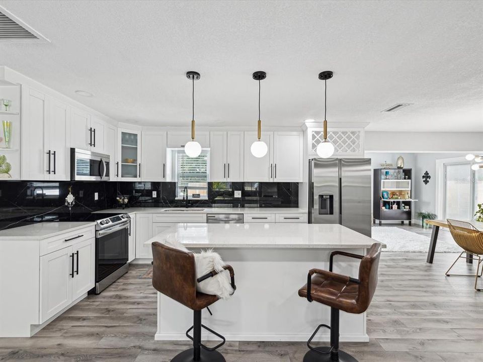 For Sale: $550,000 (3 beds, 2 baths, 1624 Square Feet)