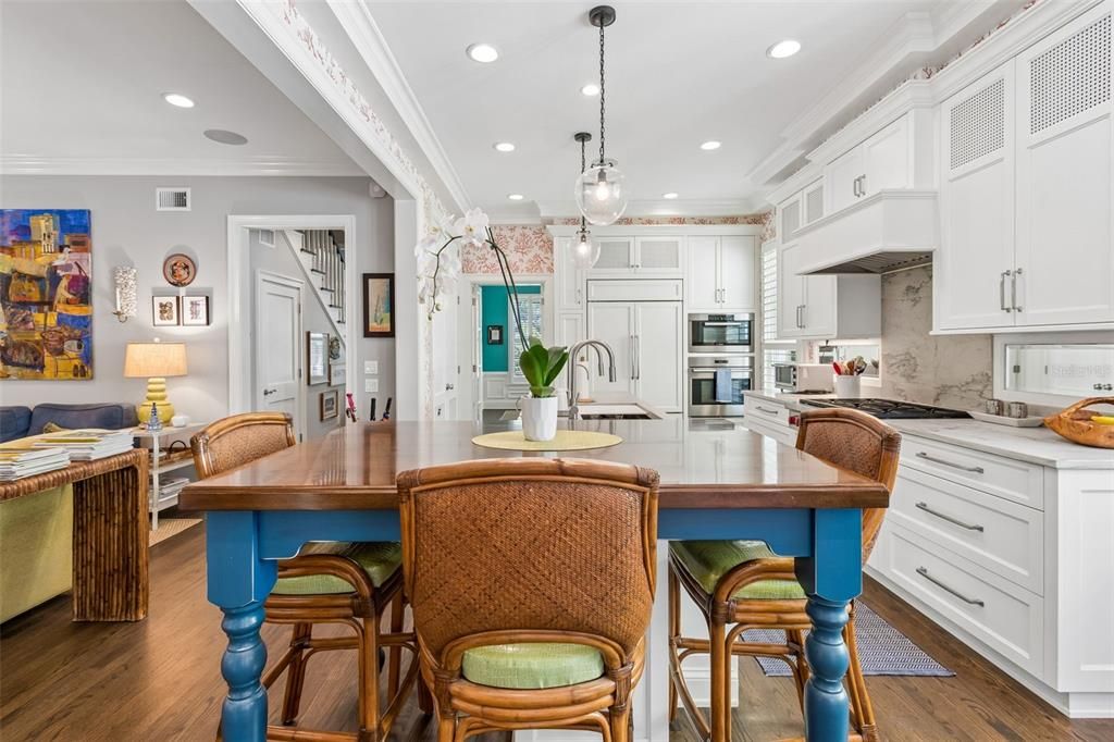 For Sale: $2,000,000 (3 beds, 4 baths, 3735 Square Feet)