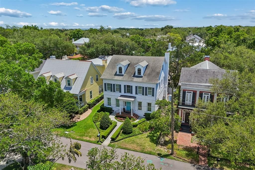 For Sale: $2,000,000 (3 beds, 4 baths, 3735 Square Feet)
