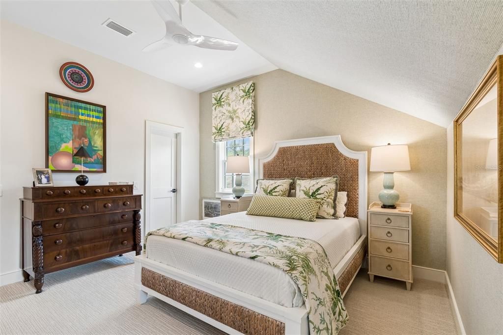 For Sale: $2,000,000 (3 beds, 4 baths, 3735 Square Feet)