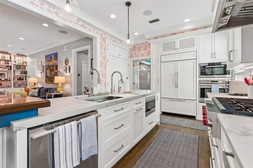 For Sale: $2,000,000 (3 beds, 4 baths, 3735 Square Feet)