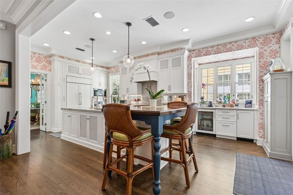 For Sale: $2,000,000 (3 beds, 4 baths, 3735 Square Feet)