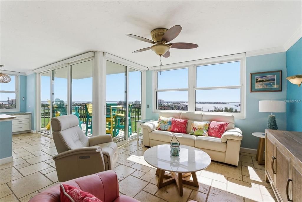 En Venta: $599,900 (2 camas, 2 baños, 1140 Pies cuadrados)
