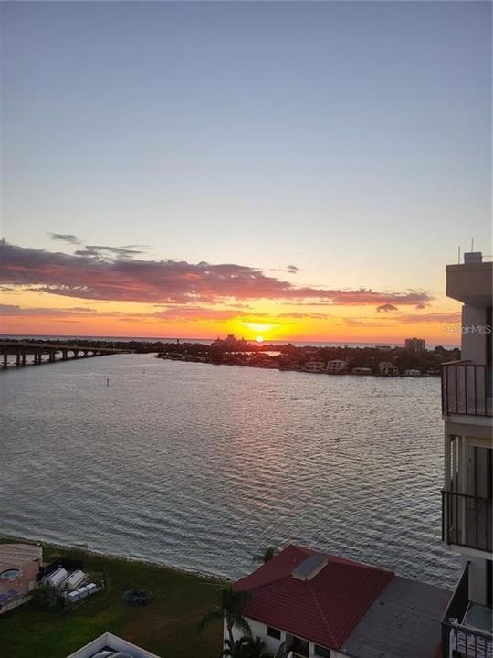 En Venta: $599,900 (2 camas, 2 baños, 1140 Pies cuadrados)