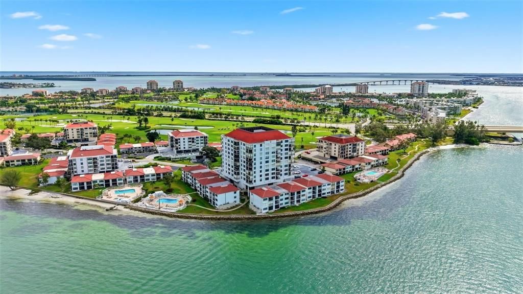 En Venta: $599,900 (2 camas, 2 baños, 1140 Pies cuadrados)