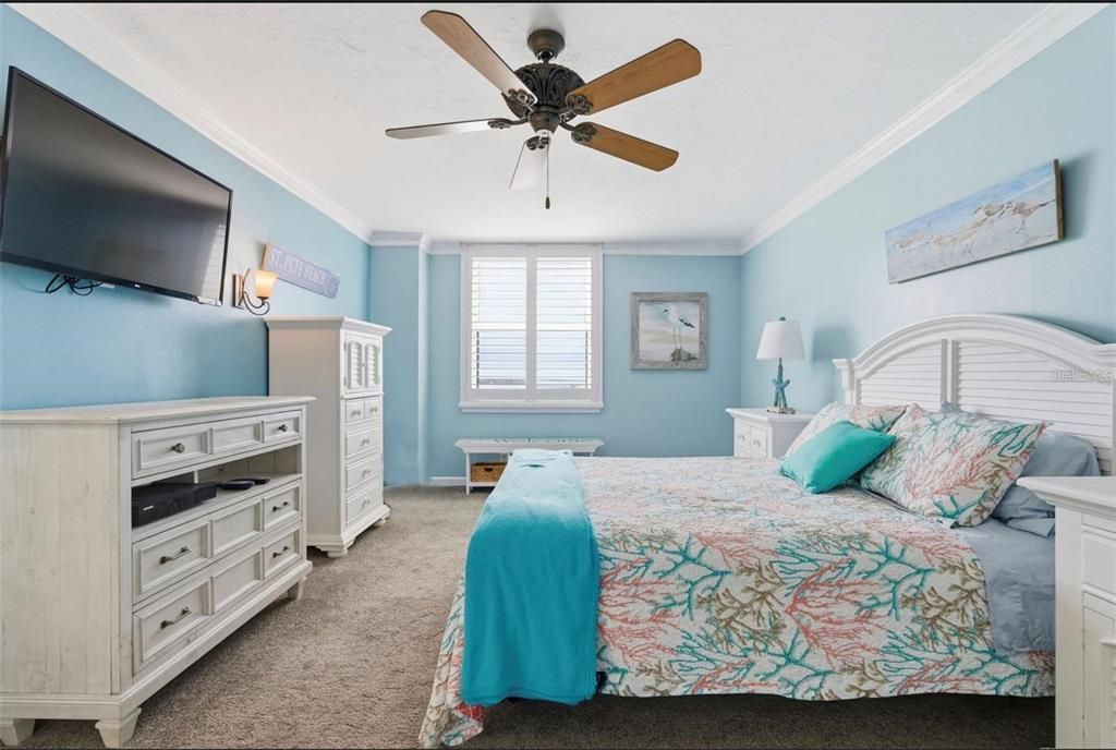 En Venta: $599,900 (2 camas, 2 baños, 1140 Pies cuadrados)