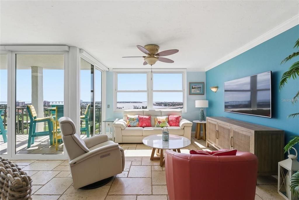 En Venta: $599,900 (2 camas, 2 baños, 1140 Pies cuadrados)