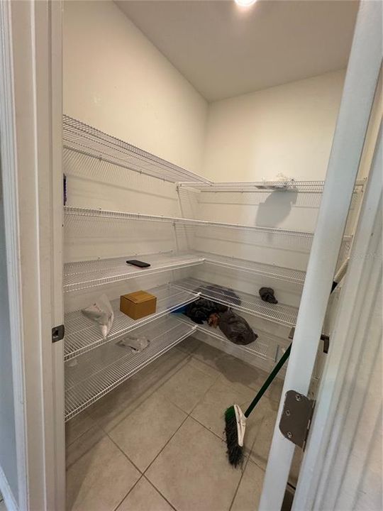 На продажу: $359,000 (5 спален, 2 ванн, 2389 Квадратных фут)