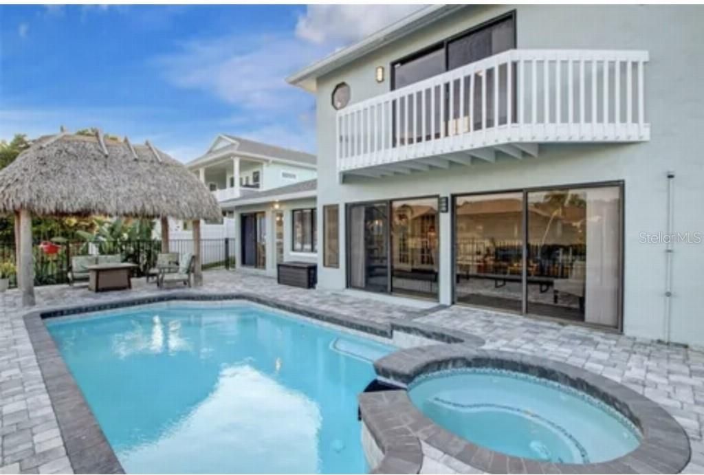 En Venta: $774,999 (4 camas, 3 baños, 2512 Pies cuadrados)
