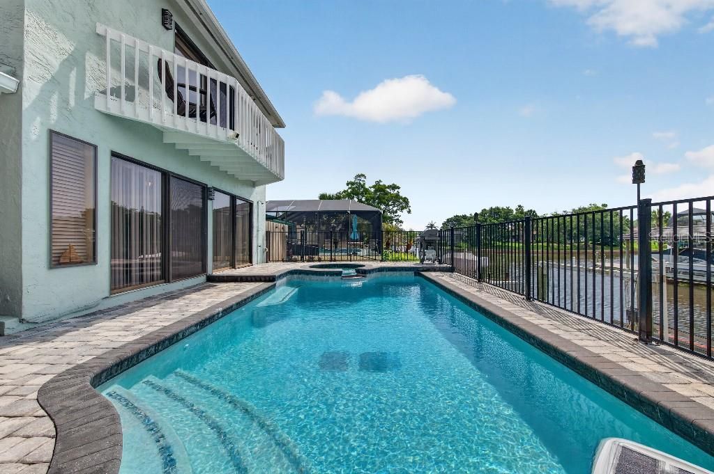 En Venta: $774,999 (4 camas, 3 baños, 2512 Pies cuadrados)
