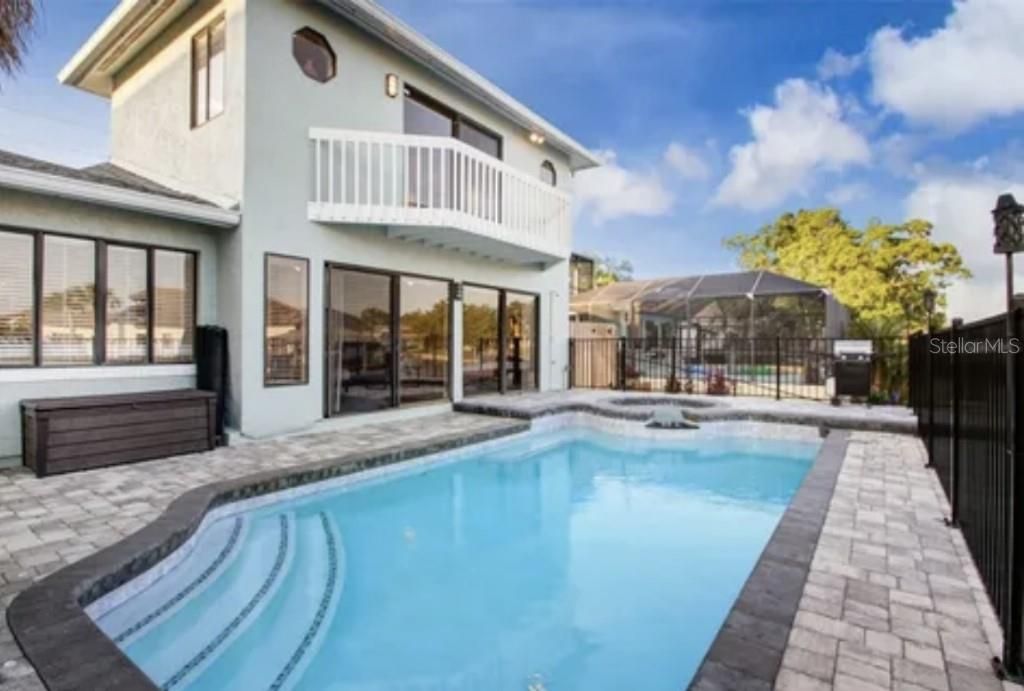 En Venta: $774,999 (4 camas, 3 baños, 2512 Pies cuadrados)