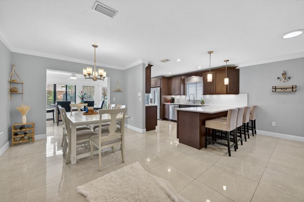 En Venta: $774,999 (4 camas, 3 baños, 2512 Pies cuadrados)