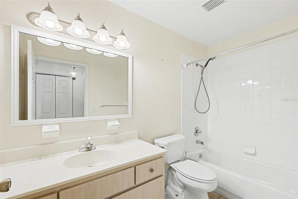 For Sale: $179,999 (2 beds, 2 baths, 1465 Square Feet)