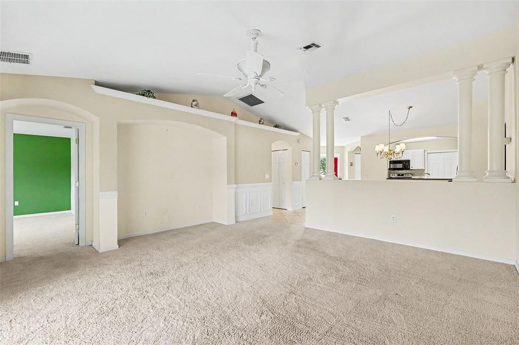 For Sale: $179,999 (2 beds, 2 baths, 1465 Square Feet)