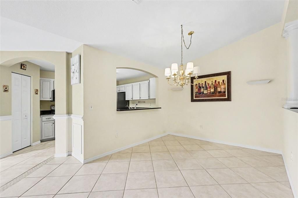 For Sale: $179,999 (2 beds, 2 baths, 1465 Square Feet)