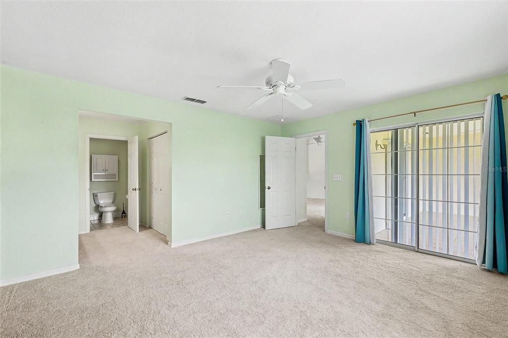 For Sale: $179,999 (2 beds, 2 baths, 1465 Square Feet)