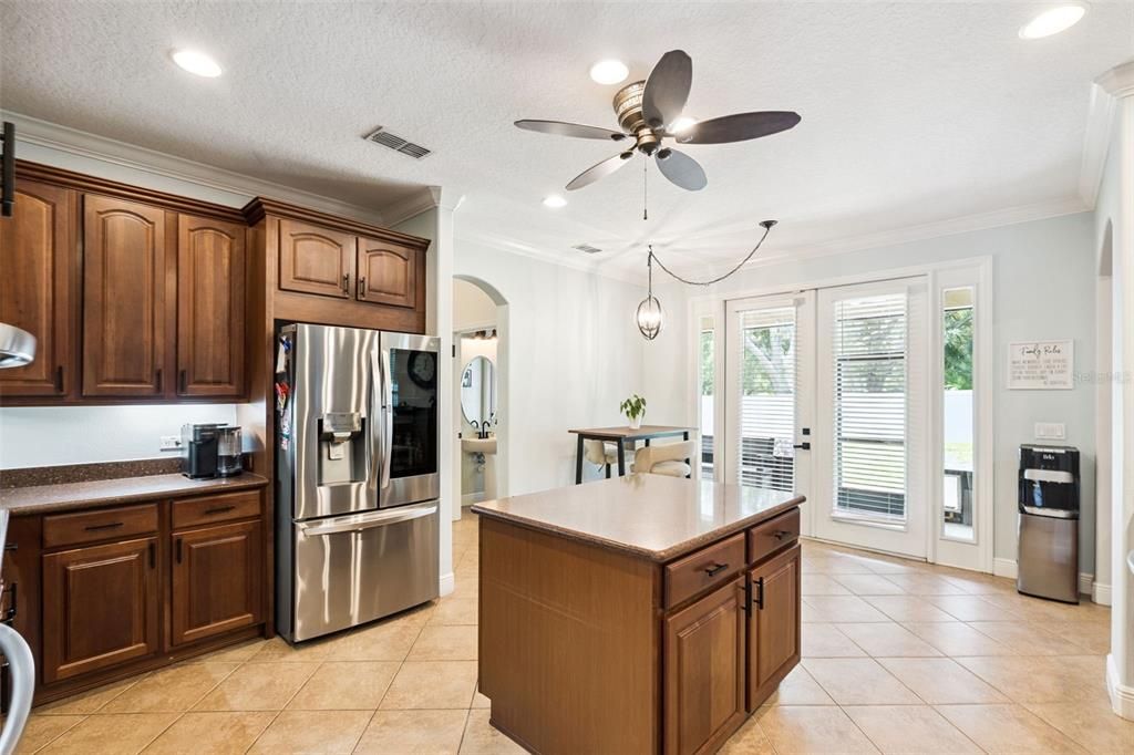 En Venta: $565,000 (5 camas, 3 baños, 3320 Pies cuadrados)