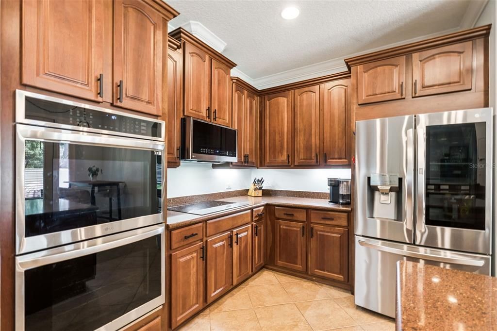 En Venta: $565,000 (5 camas, 3 baños, 3320 Pies cuadrados)