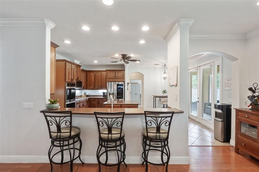 En Venta: $565,000 (5 camas, 3 baños, 3320 Pies cuadrados)