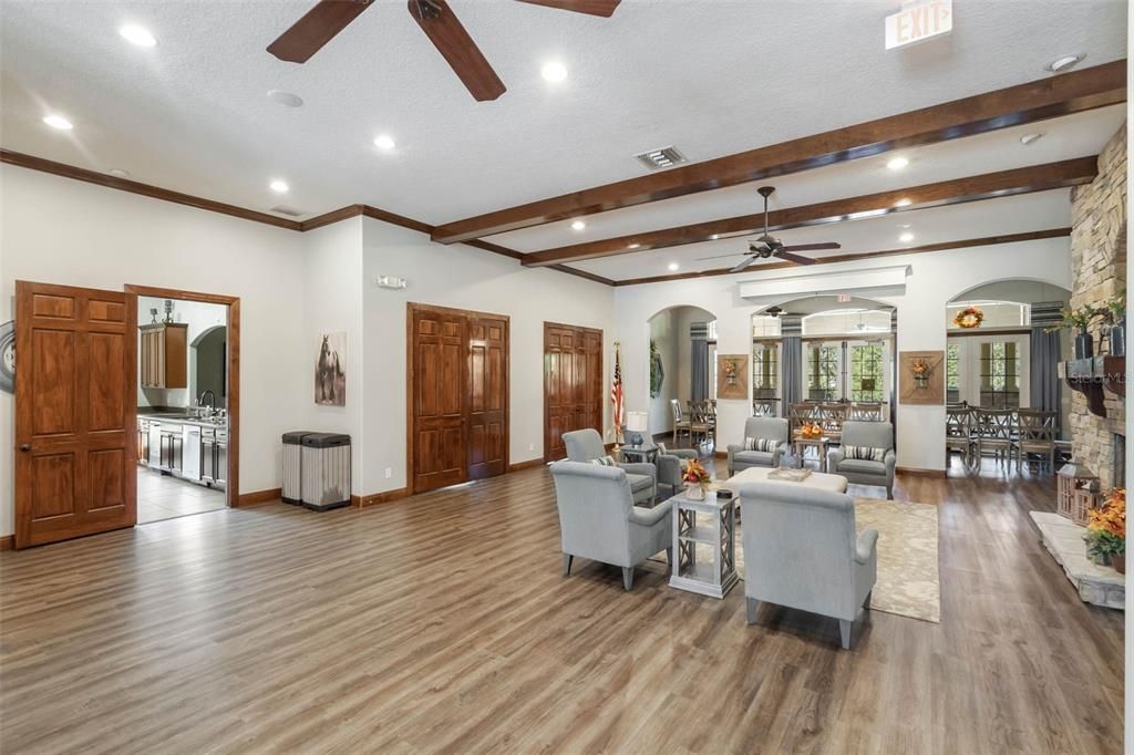 En Venta: $565,000 (5 camas, 3 baños, 3320 Pies cuadrados)