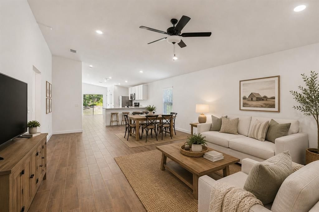 For Sale: $362,900 (3 beds, 2 baths, 1707 Square Feet)