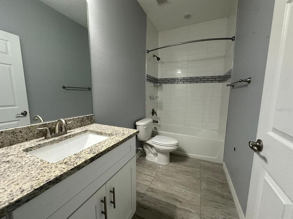 For Rent: $2,300 (4 beds, 2 baths, 1827 Square Feet)